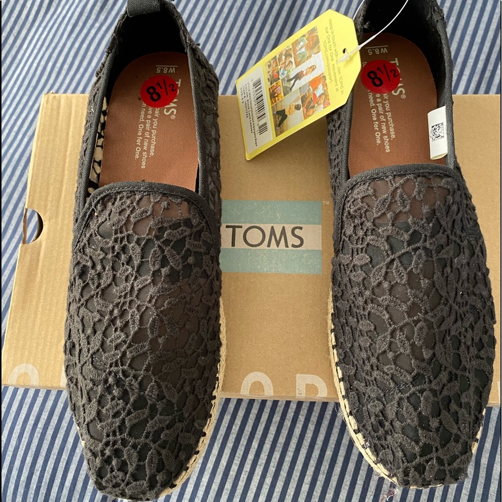Toms Black Lace Leaves 8.5